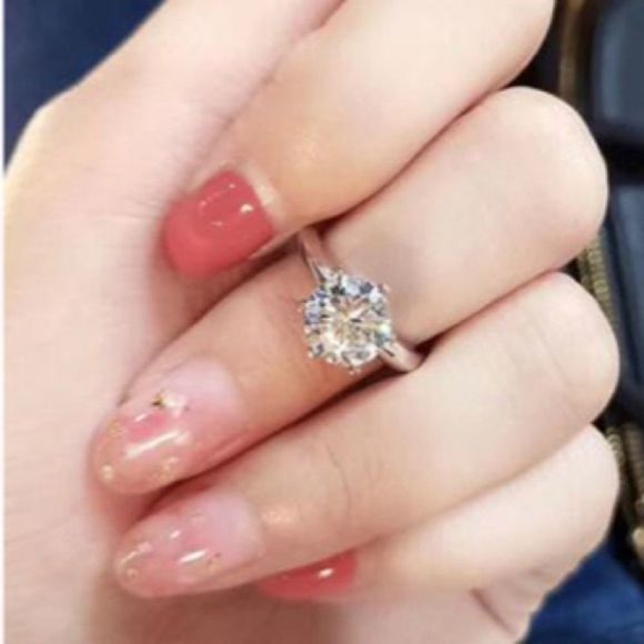 18k White Gold Ring w/ 2.0ct Natural Zircon - Picture 7 of 15